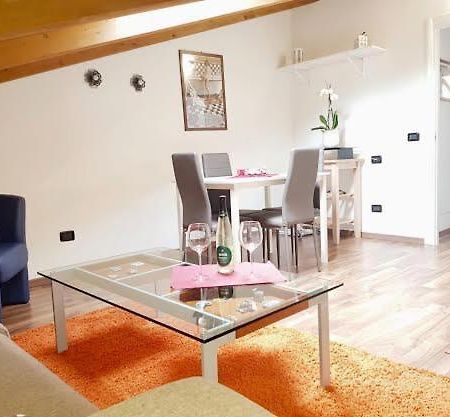 Casa Vacanza Zaira & Claudio Pianello Del Lario Kültér fotó